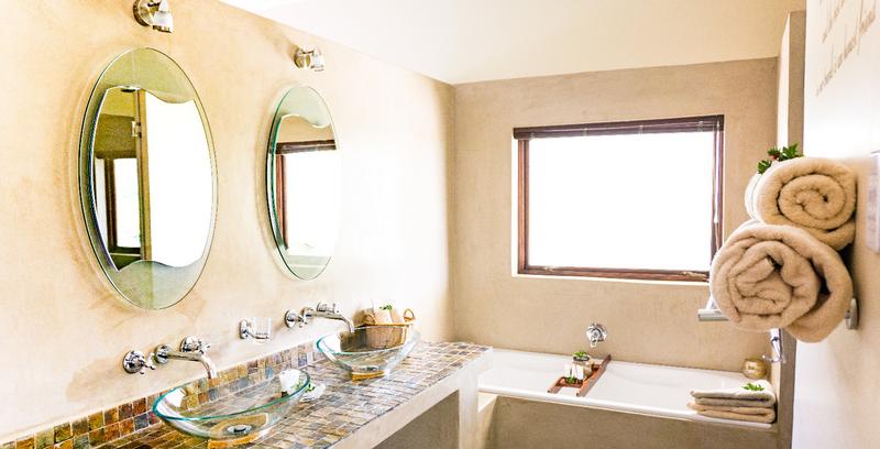 8 Bedroom Property for Sale in Pringle Bay Western Cape